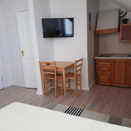 Elvina بيت ضيافة بالانغا